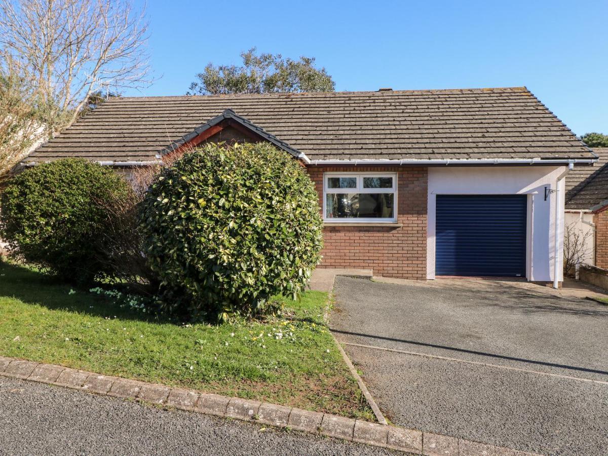1 Gloucester Way Pembroke Dock Exterior photo